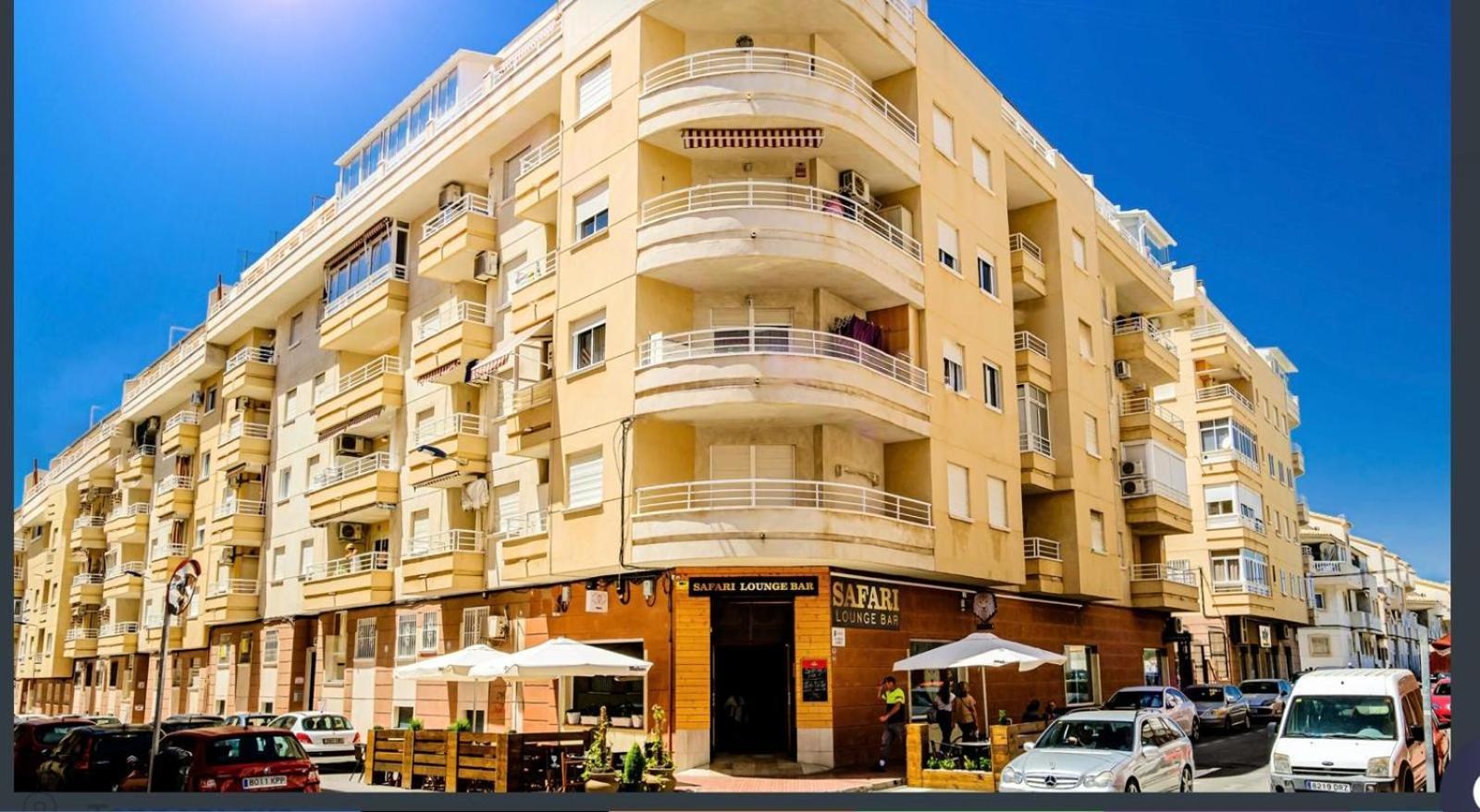 Apartment La Loma With Garage,pool And Lift Torrevieja